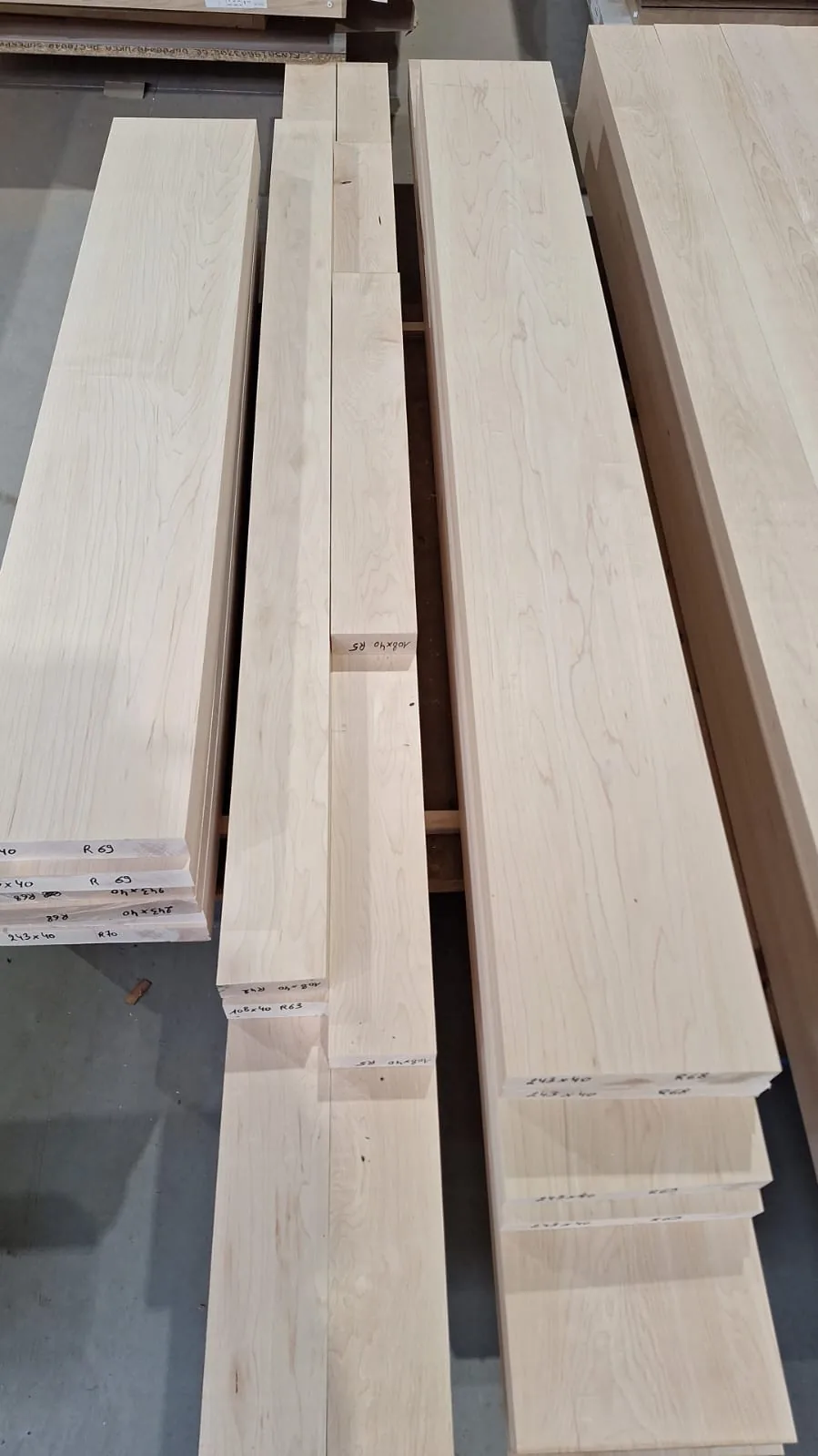Houtnerf van Europese witte esdoorn (Acer pseudoplatanus) — licht Europees loofhout bij CIB Wood — voorbeeldfoto 2